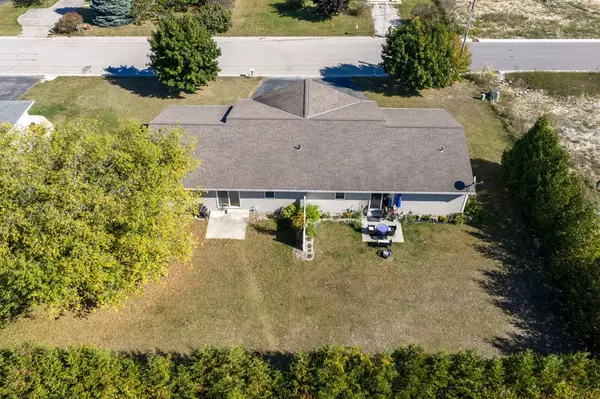 Sturgeon Bay, WI 54235,933/937 S Fulton Ave