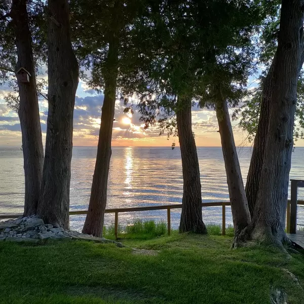 Sturgeon Bay, WI 54235,9208B Shore Cliff Rd