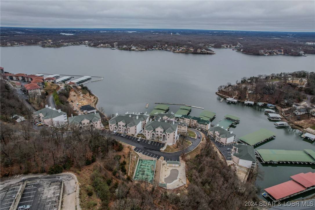 250 Emerald Bay DR #1B, Lake Ozark, MO 65049