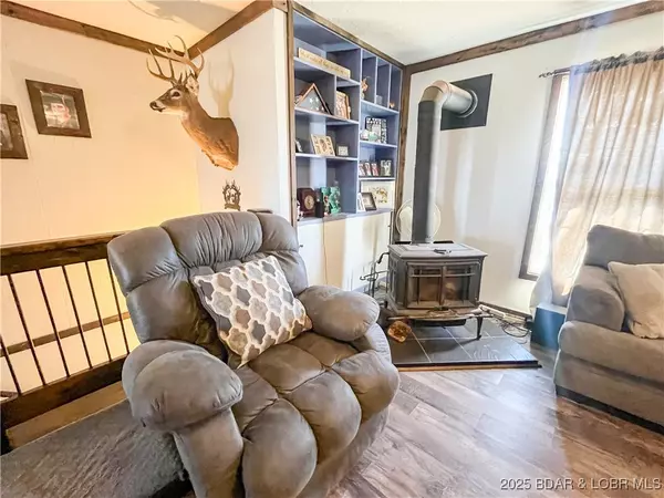 Stover, MO 65078,294 Rush DR