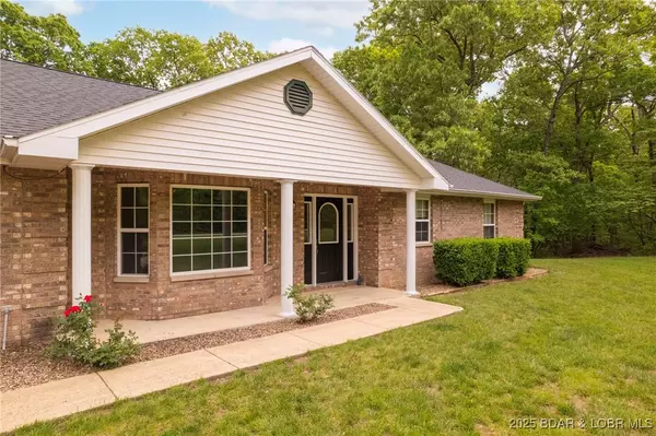 Lake Ozark, MO 65049,18 Welsh RD