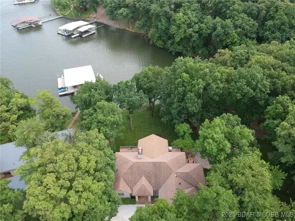 108 Lakeview CT, Four Seasons, MO 65049