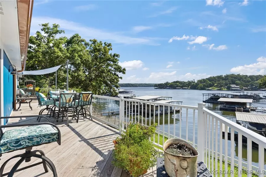 32 Scenic CIR, Sunrise Beach, MO 65079