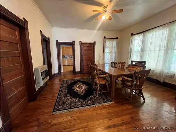 Versailles, MO 65084,310 Vanburen ST