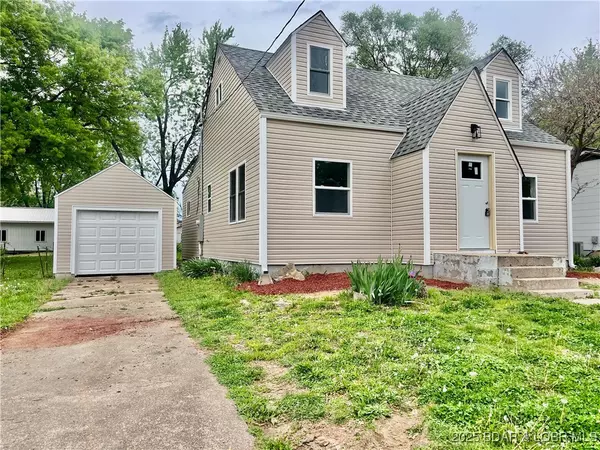 407 Cleveland ST, Versailles, MO 65084