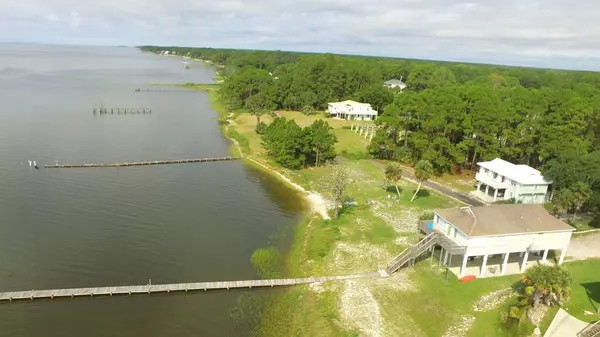 Carrabelle, FL 32322,2412 Hwy 98