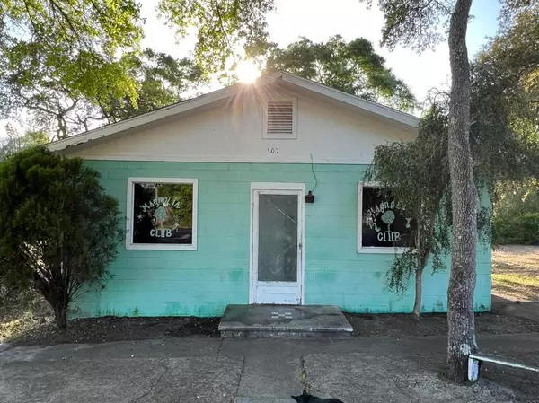 Carrabelle, FL 32322,307 Se 7th St
