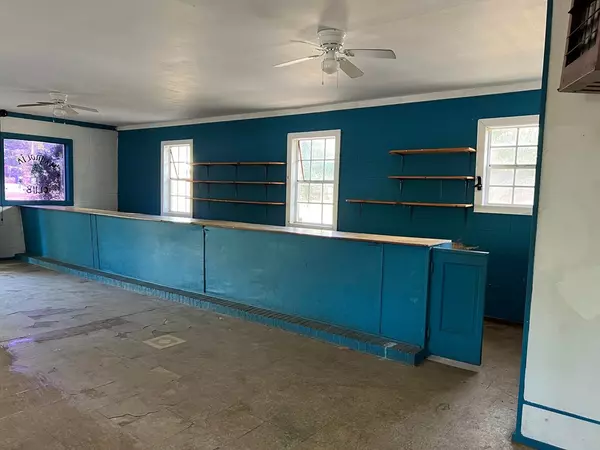 Carrabelle, FL 32322,307 Se 7th St