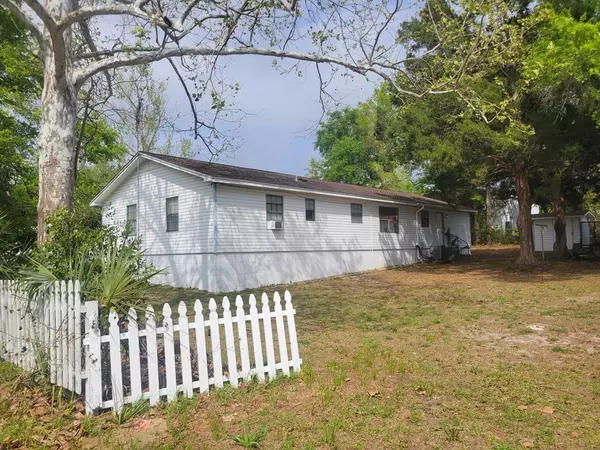 Carrabelle, FL 32322,711 Nw Ave C