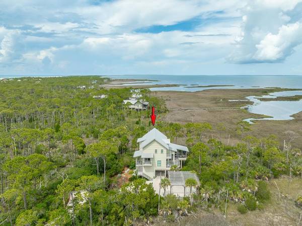 1723 Kingfisher Rd, St. George Island, FL 32328