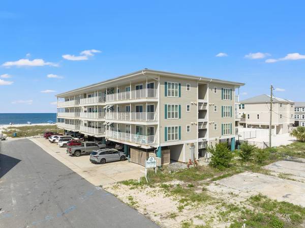 118 38th St, Mexico Beach, FL 32456