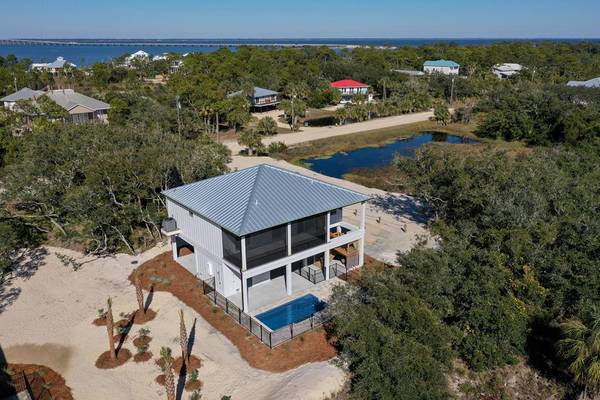 464 W Pine Ave, St. George Island, FL 32328