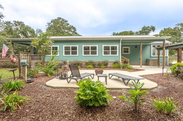 501 12th St, Carrabelle, FL 32322