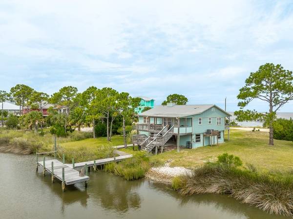 700 Buck St, St. George Island, FL 32328