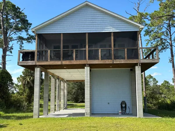 Carrabelle, FL 32322,513 Shelly's Loop Rd