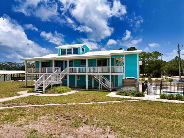 327 A Gander St, St. George Island, FL 32328