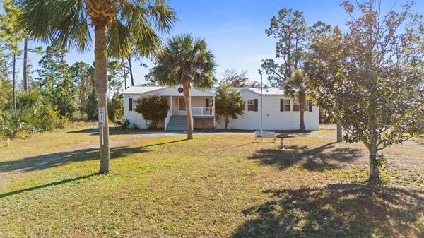 216 Whiting St, Port St. Joe, FL 32456