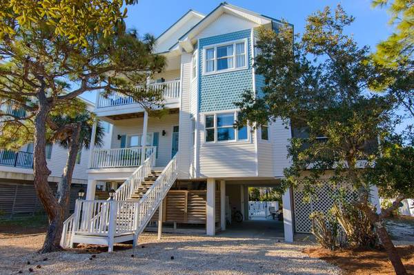 2204 Sailfish Dr, St. George Island, FL 32328