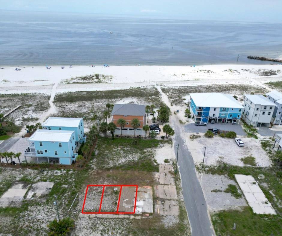 119 42nd St, Mexico Beach, FL 32456