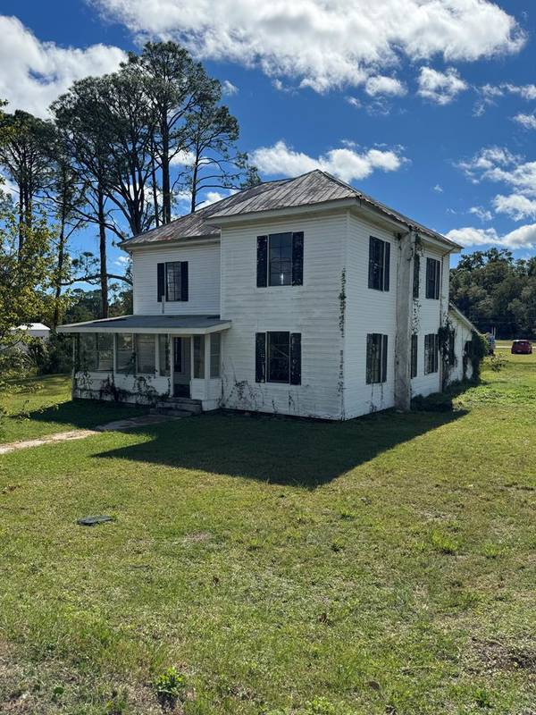 303 Se Ave B, Carrabelle, FL 32322