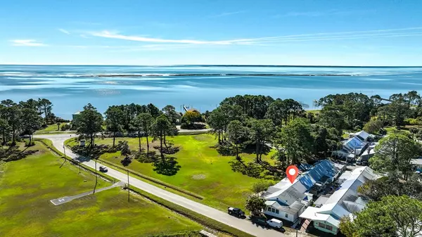 Carrabelle, FL 32323,52-6 Parker Ave