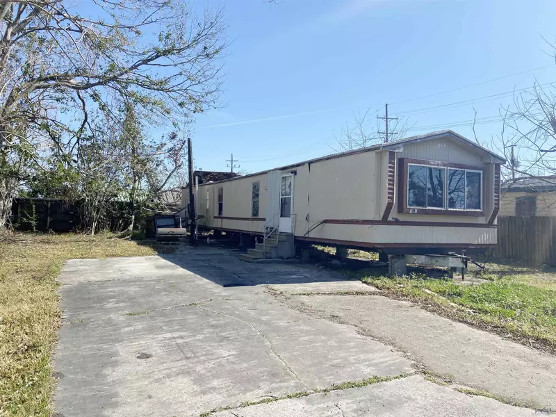 208 Peters St, Houma, LA 70363