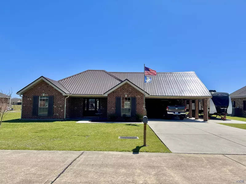 210 E 28th Place, Larose, LA 70374