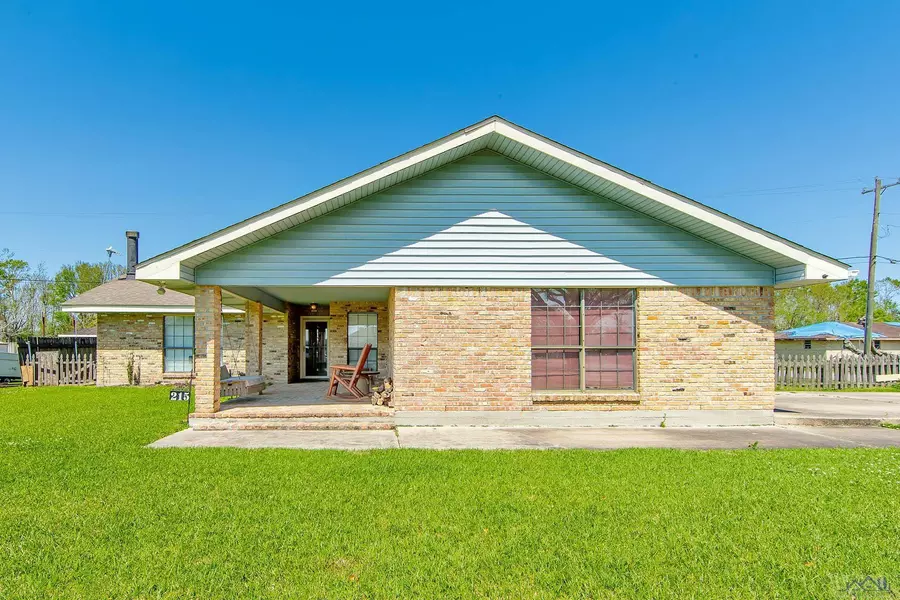 215 Oakview Dr, Houma, LA 70364