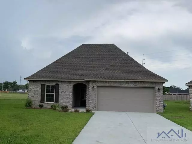 201 Adele Dr, Houma, LA 70364