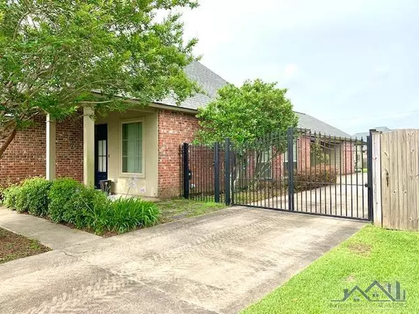 Thibodaux, LA 70301,138 Lake Maclaine Avenue