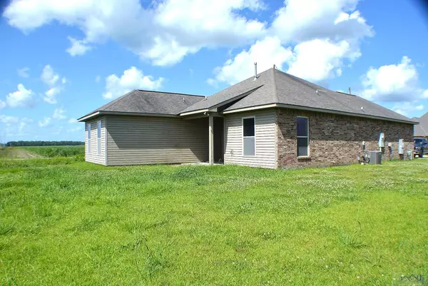 Thibodaux, LA 70301,102 Cottage Way