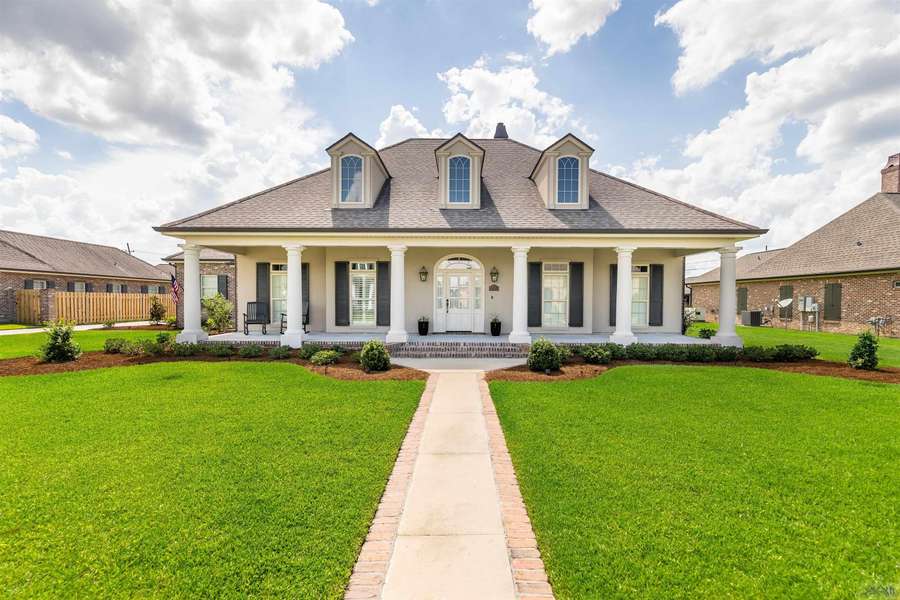 109 Smithfield, Thibodaux, LA 70301