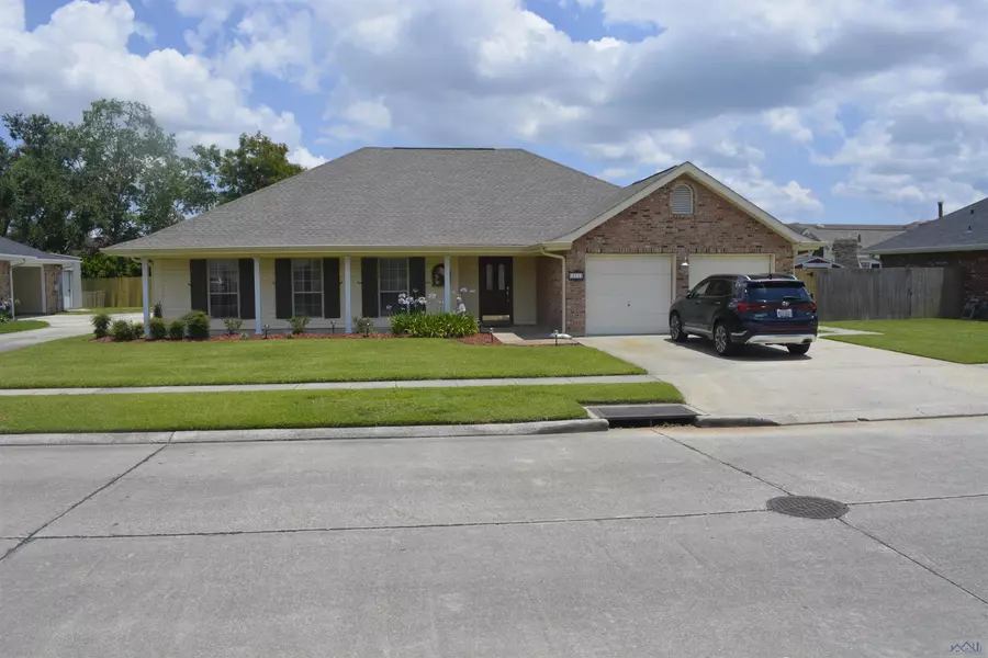 511 Katie Dr, Houma, LA 70360