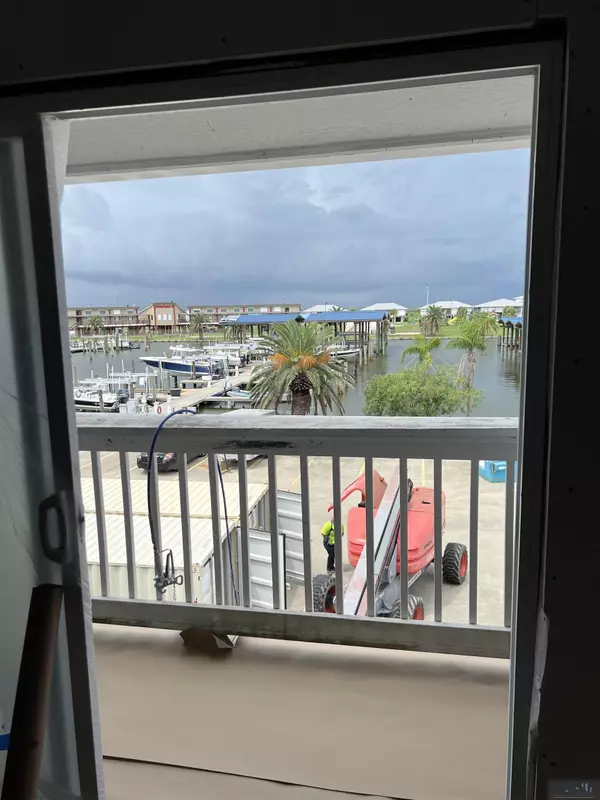 Grand Isle, LA 70358,411 Admiral Craik Dr ##25