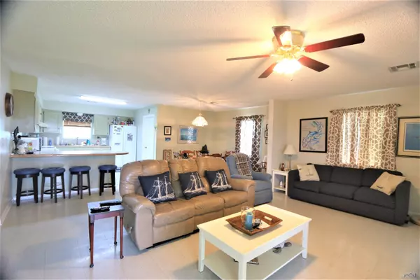 Grand Isle, LA 70358,248 Walnut Ln