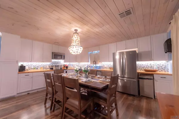 Grand Isle, LA 70358,171 Apple Lane