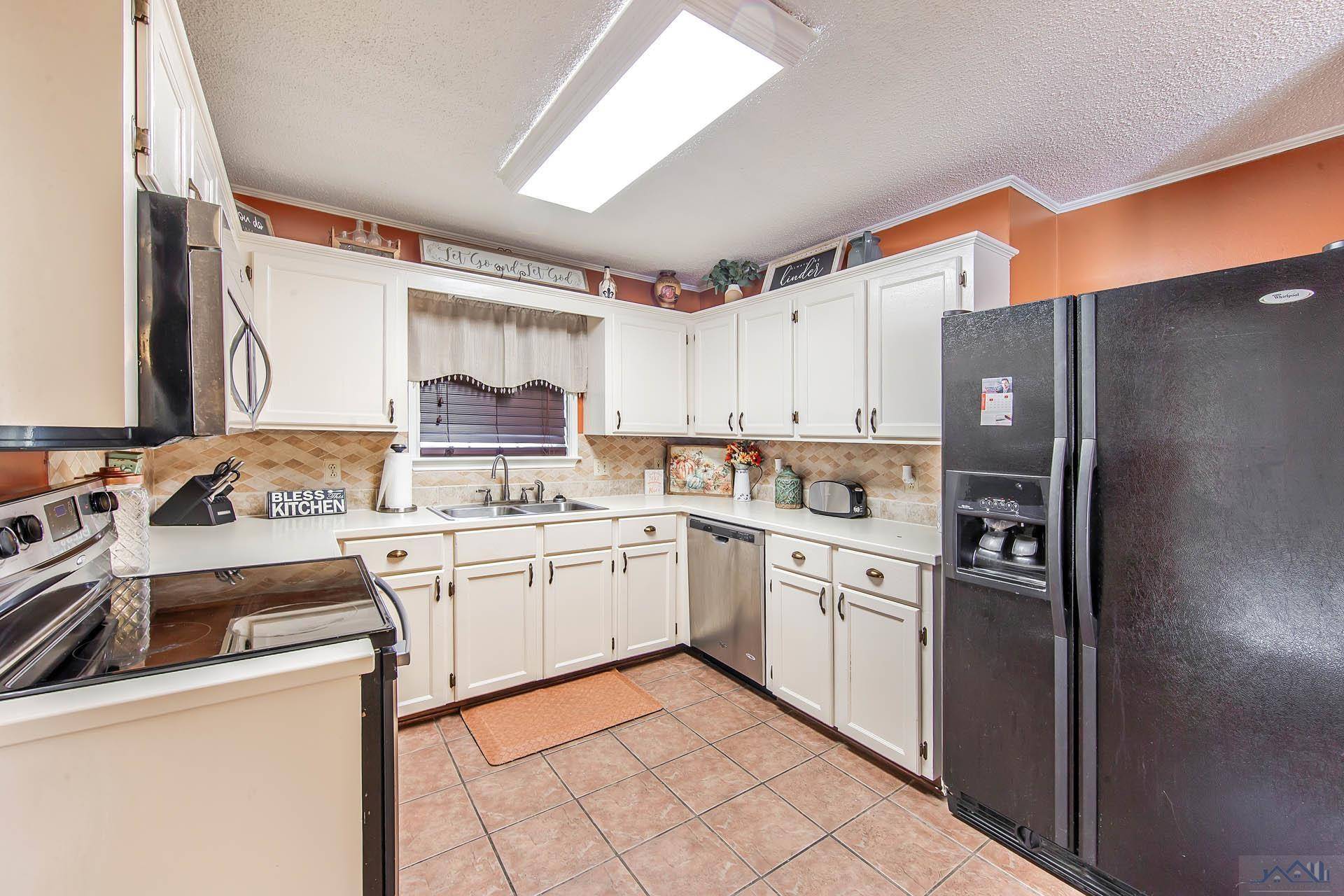 Schriever, LA 70395,203 Deer Run Dr