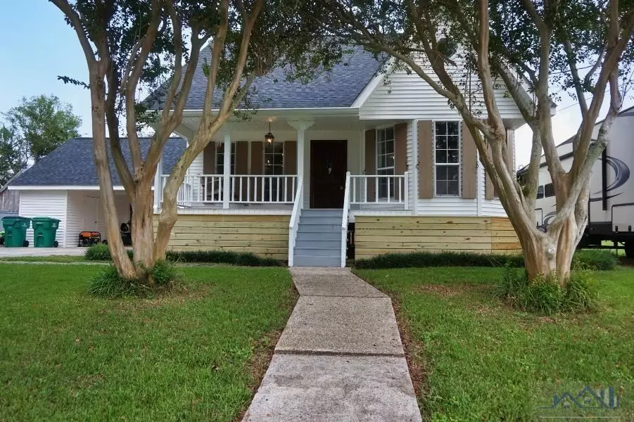 187 Suzanne St, Larose, LA 70373