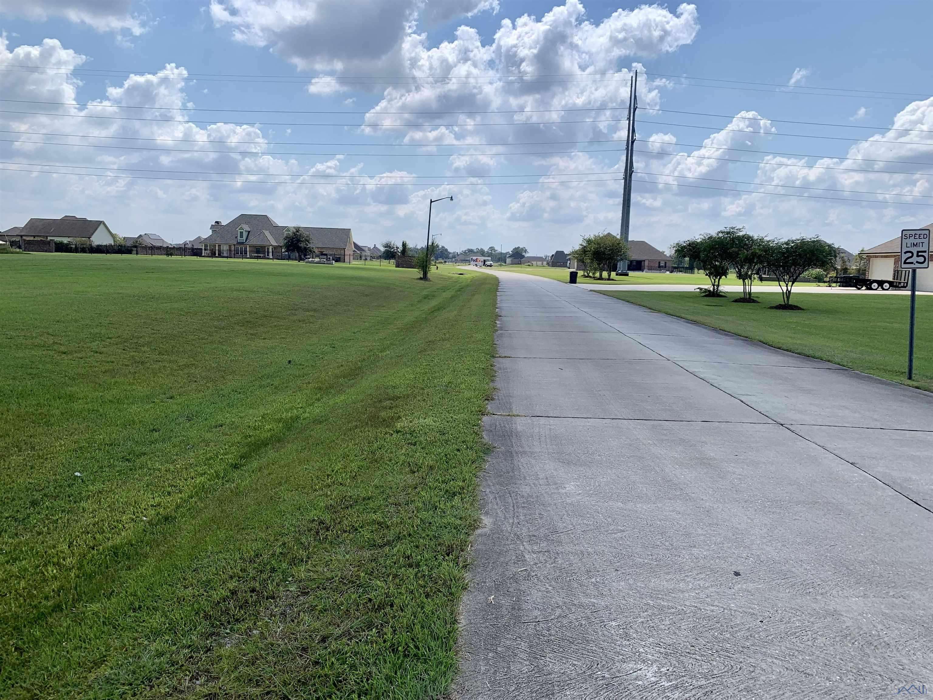 Schriever, LA 70395,287 Destrahan Drive ##1