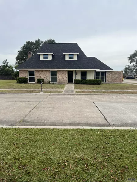 927 Savage Drive, Houma, LA 70364