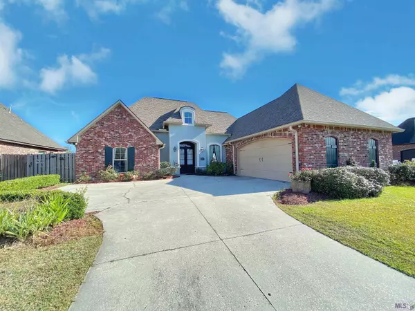 9340 Magnolia Crossing Dr, Greenwell Springs, LA 70739