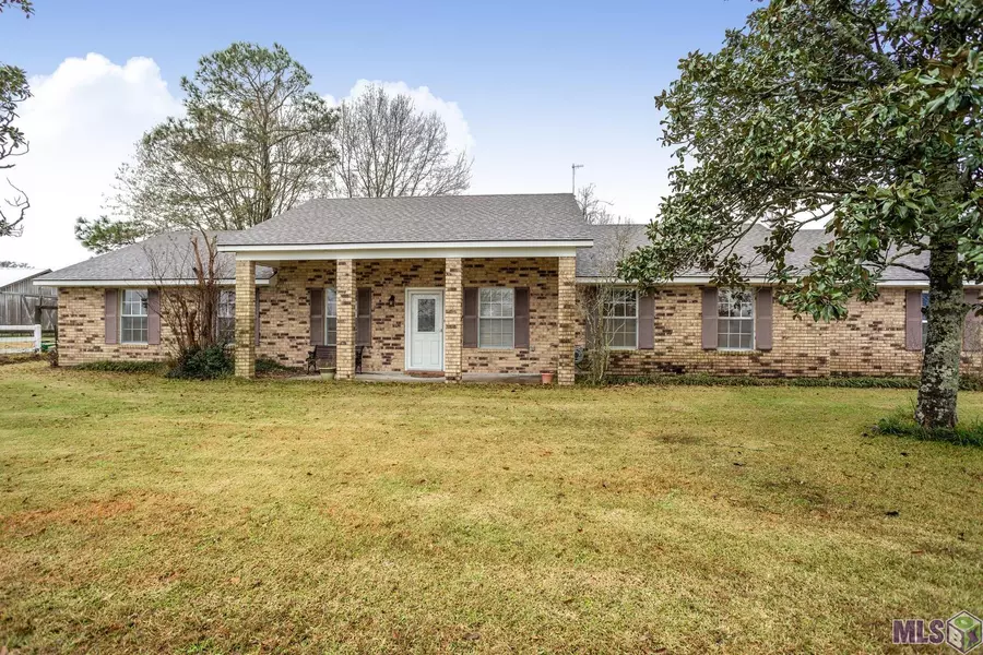 10735 Jack Torres Rd, Maringouin, LA 70757