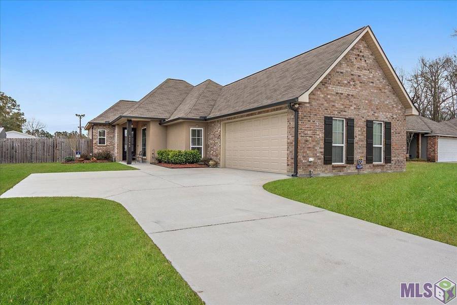 33788 Blue River Dr, Denham Springs, LA 70706