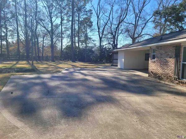 Greenwell Springs, LA 70739,6487 Thelmadale Dr