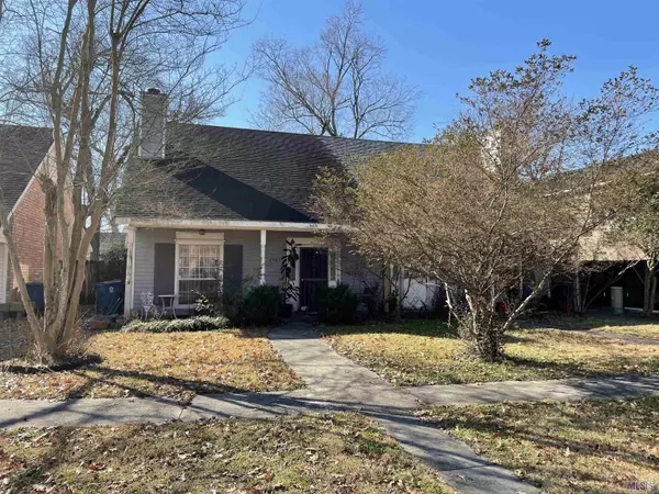 2483 Larguier Ln, Port Allen, LA 70767