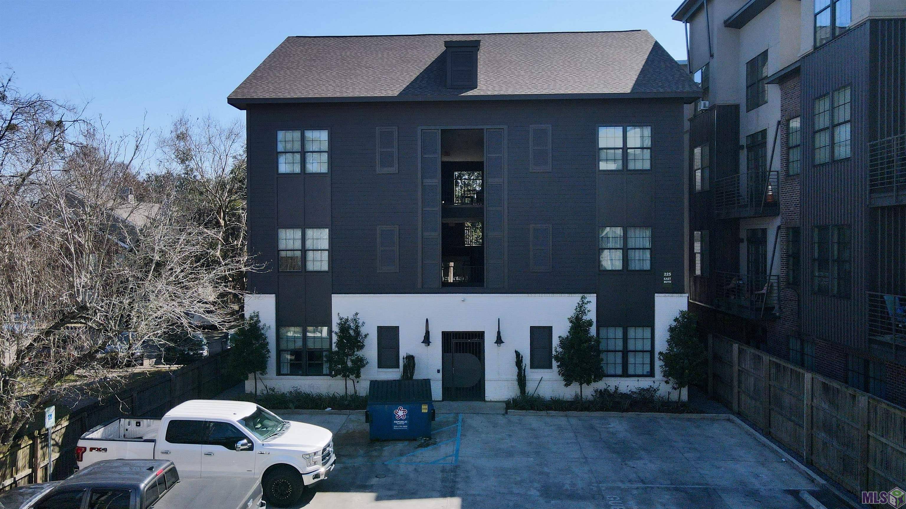 225 E Boyd Dr ##201, Baton Rouge, LA 70808
