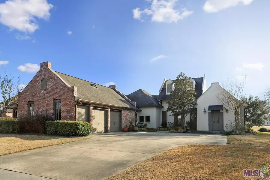 2390 S Turnberry Ave, Zachary, LA 70791