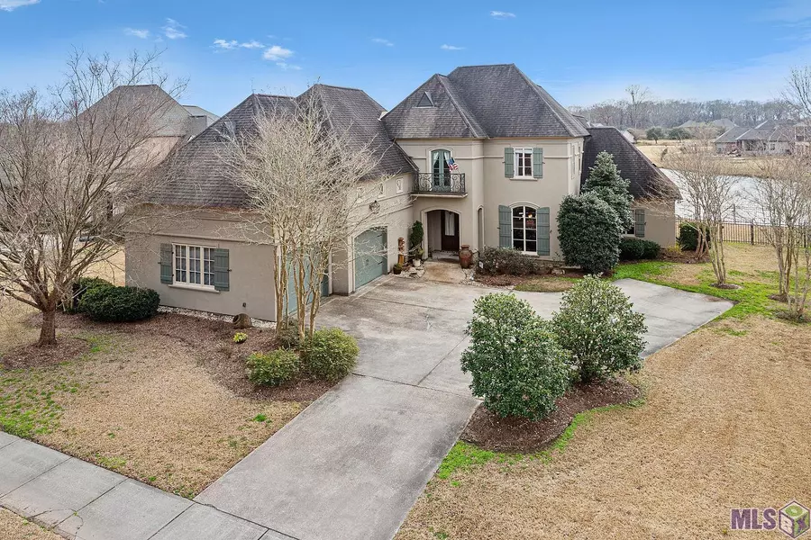 2304 S Turnberry Ave, Zachary, LA 70791