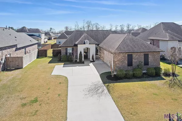 40449 Champagne Ave, Prairieville, LA 70769