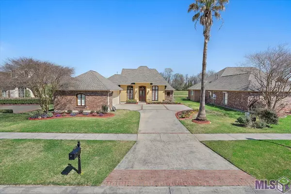 18318 Lake Harbor Ln, Prairieville, LA 70769